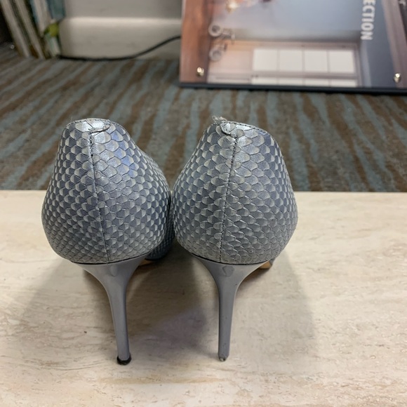 Beautiful authentic Jimmy Choo snake heels - Picture 3 of 5